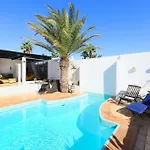 Jazmin, 3 Bed In Mojones Puerto del Carmen (Lanzarote)