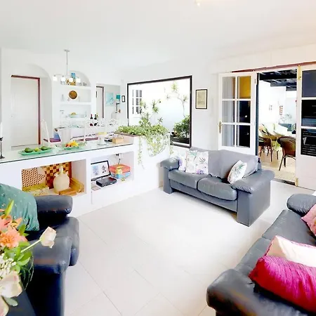 Jazmin, 3 Bed In Mojones