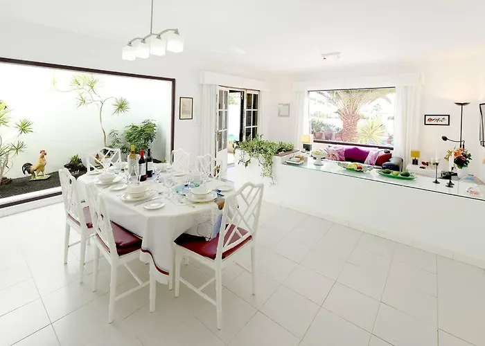 Jazmin, 3 Bed In Mojones