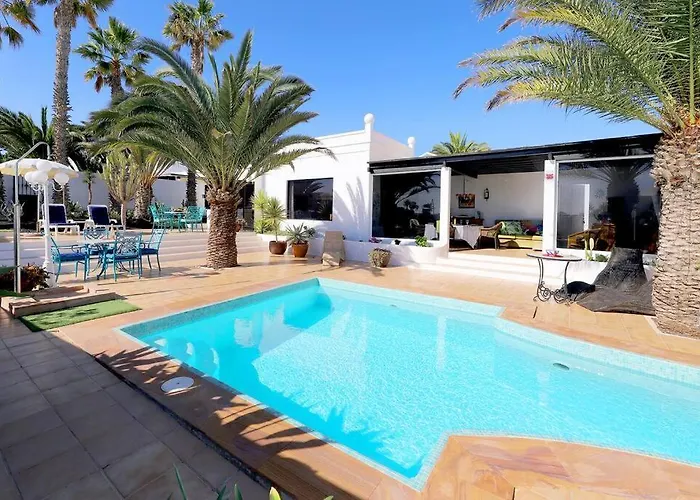 Jazmin, 3 Bed In Mojones Puerto del Carmen (Lanzarote)