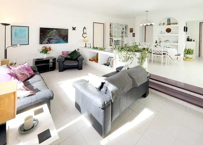 Jazmin, 3 Bed In Mojones Holiday home *