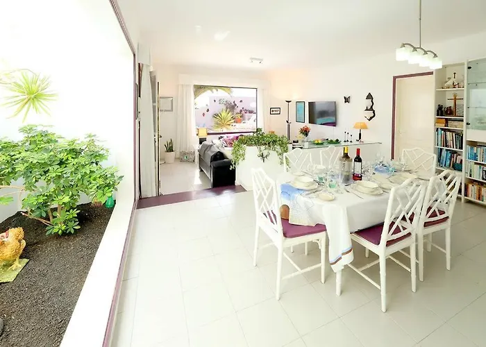 Holiday home Jazmin, 3 Bed In Mojones Puerto del Carmen (Lanzarote)