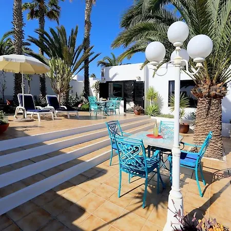 Vakantiehuis Jazmin, 3 Bed In Mojones Puerto del Carmen (Lanzarote)